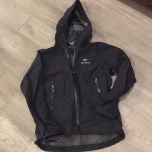 Arc’teryx women’s medium black jacket
